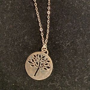 NWOT Silver Family Tree Necklace